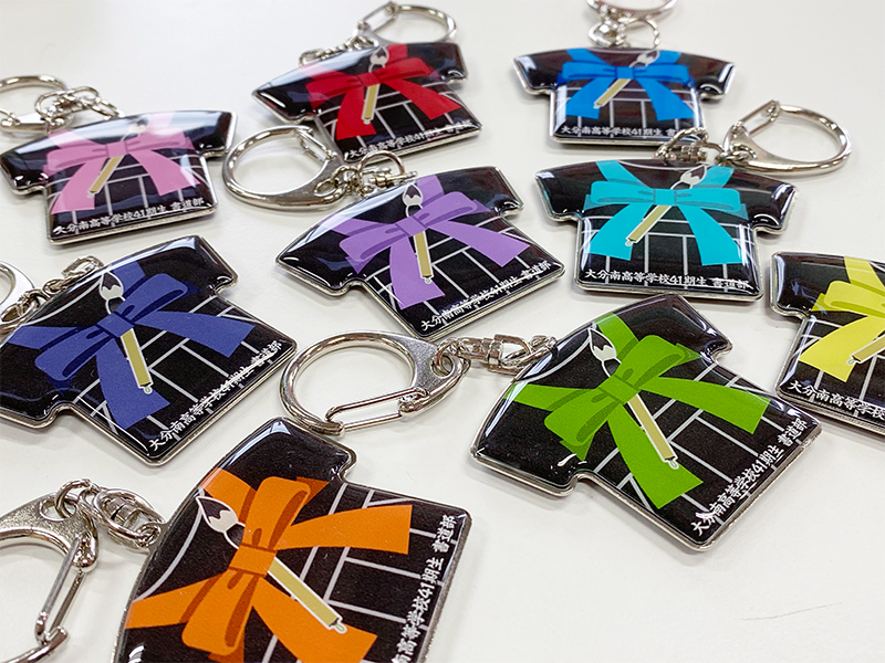 書道部 卒業記念品 キーホルダー 袴デザイン 後ろ